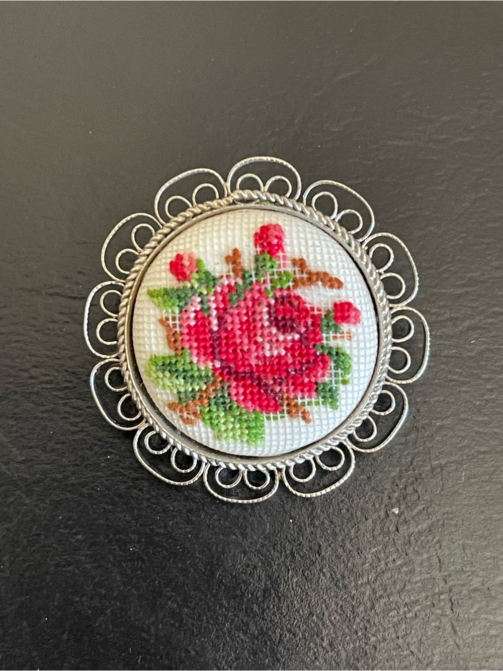 Vintage Handcrafted Red Rose Cross-Stitch Brooch - Picture 6 of 8